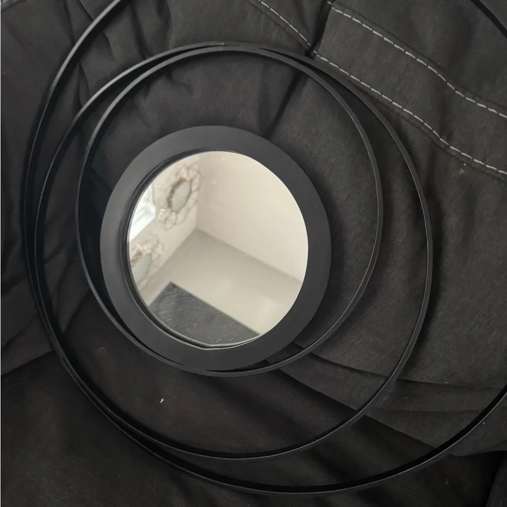 Safavieh Black Circular Wall Mirror
